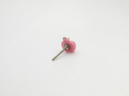 かゆくなりづらい金属アレルギー対応 FDAピアス / 樹脂製ピンクのりんご　　FDA-327